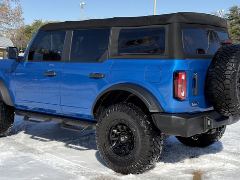 Used 2022 Ford Bronco Wildtrak image 10