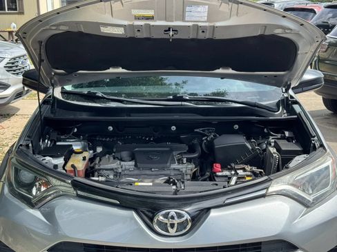 Used 2016 Toyota RAV4 LE FWD image 11