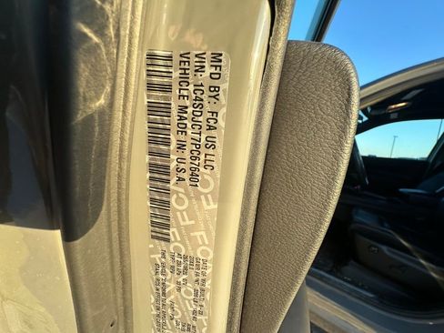 Used 2023 Dodge Durango R/T image 11