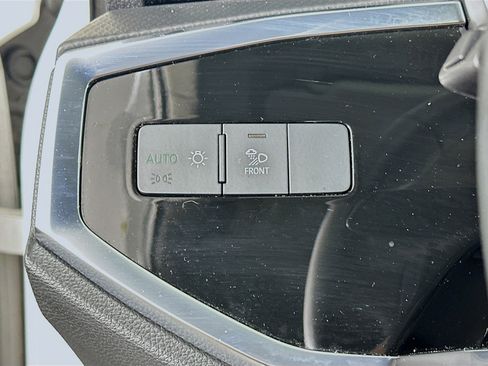 Used 2025 Audi Q3 2.0T Premium AWD/4WD image 17