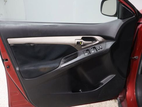 Used 2009 Pontiac Vibe Base w/ Sun And Sound Package image 12