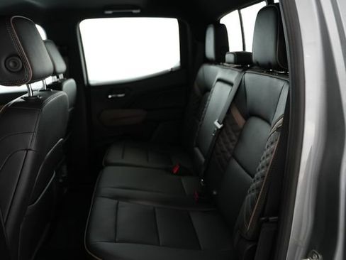 Used 2023 GMC Canyon Denali image 15