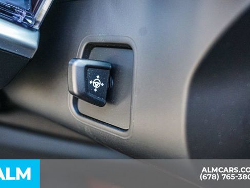 Used 2025 BMW i7 eDrive50 w/ M Sport Package RWD image 52