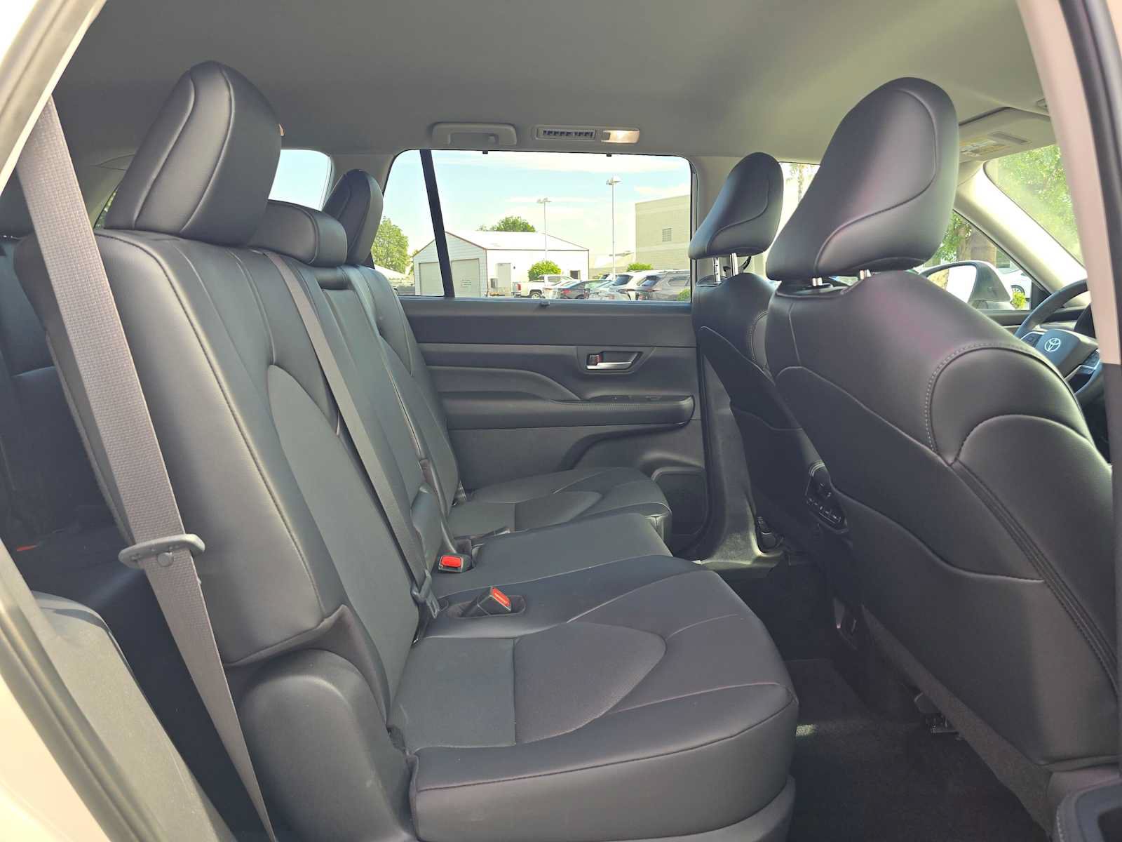 Certified 2024 Toyota Grand Highlander FWD image 12