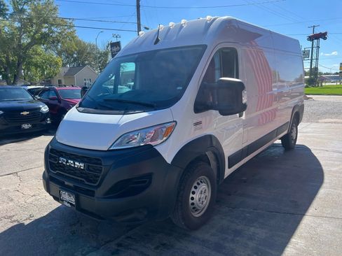 Used 2023 RAM ProMaster 2500 image 4