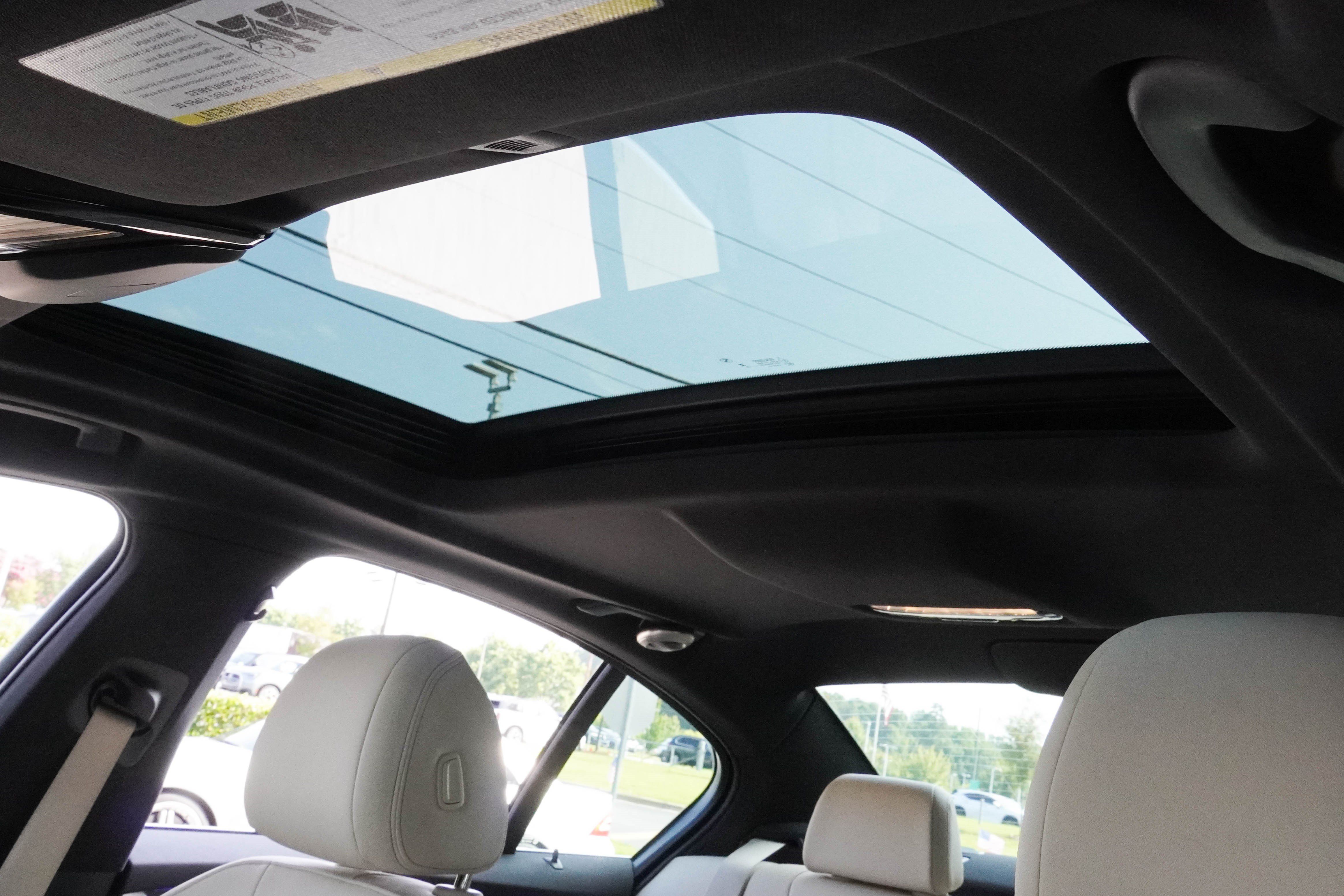Used 2023 BMW 530i w/ Premium Package RWD image 14