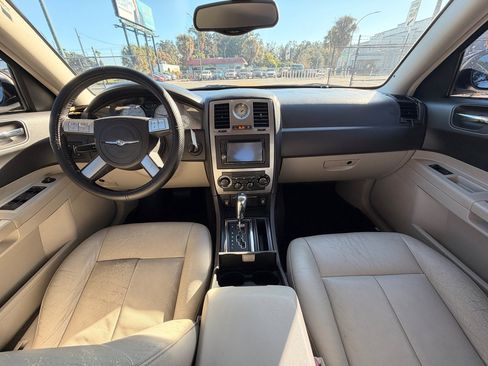 Used 2005 Chrysler 300 Touring image 11