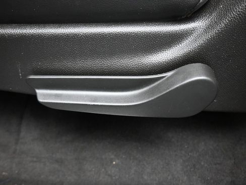 Used 2017 Cadillac Escalade ESV Luxury image 37