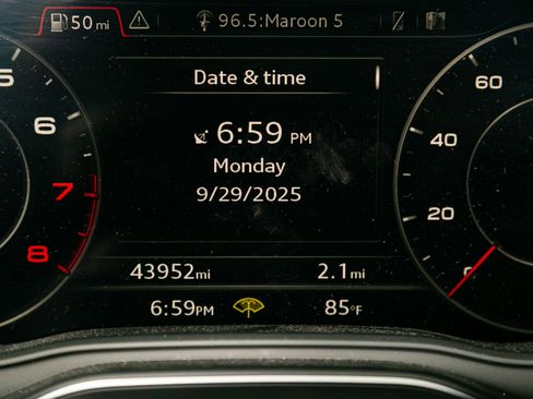 Used 2019 Audi Q5 2.0T Premium Plus w/ Premium Plus Package image 15