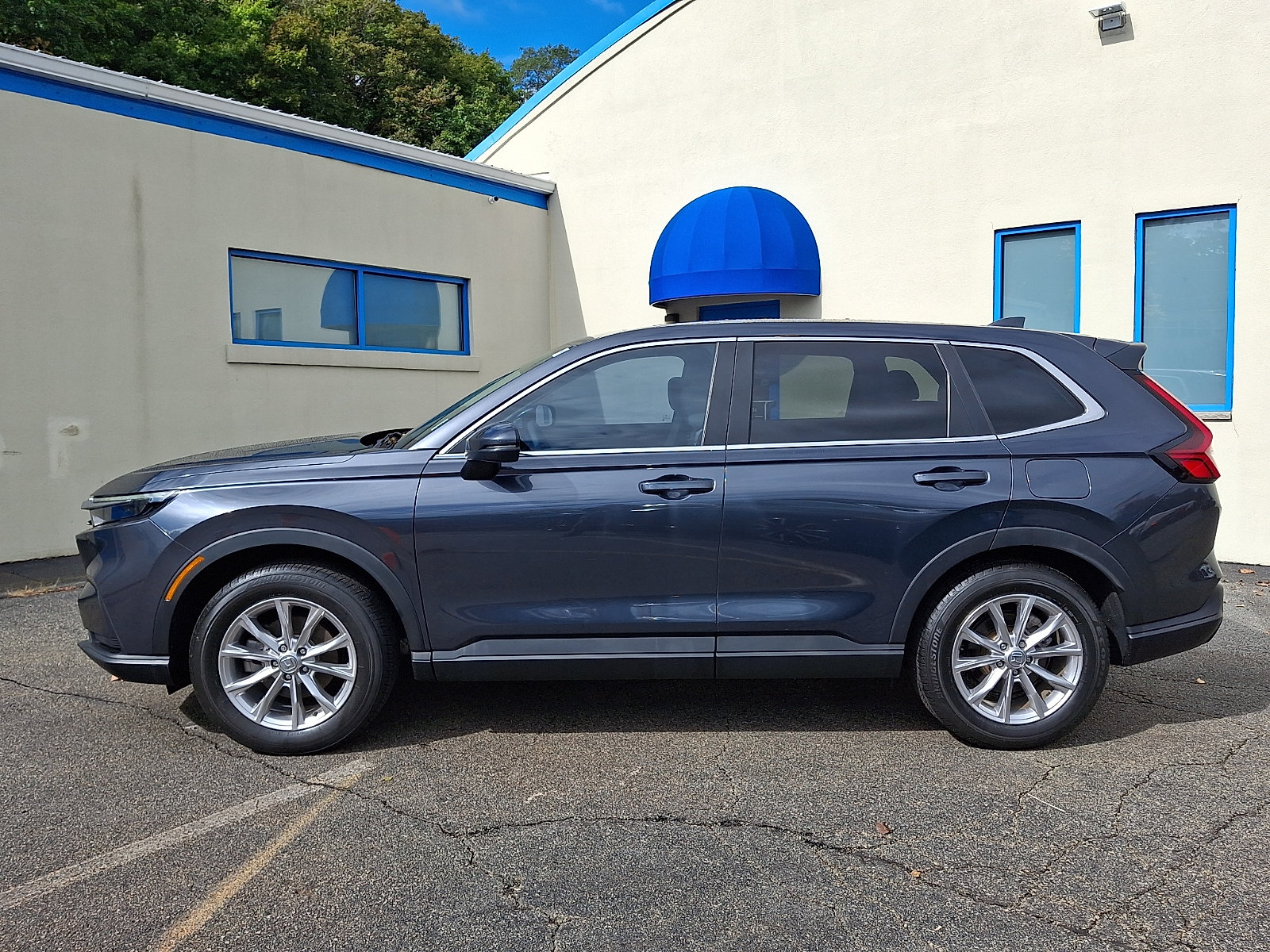 Used 2024 Honda CR-V EX image 7