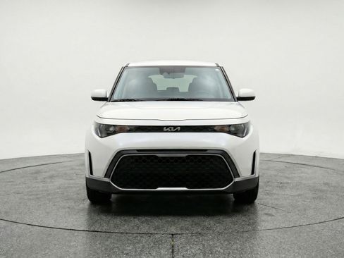 Used 2025 Kia Soul LX w/ LX Technology Package image 2