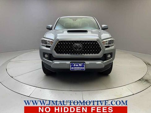 Used 2018 Toyota Tacoma TRD Sport AWD/4WD image 8