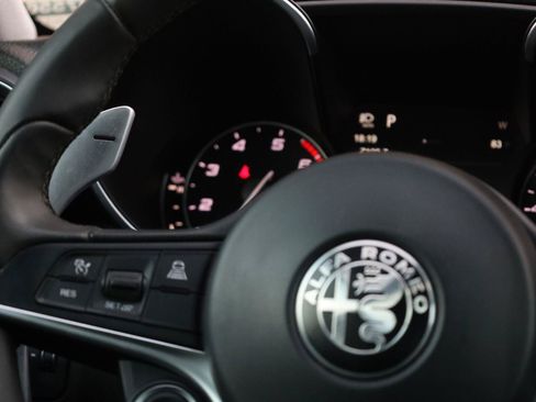 Used 2017 Alfa Romeo Giulia Ti w/ TI 19" Sport Package RWD image 36