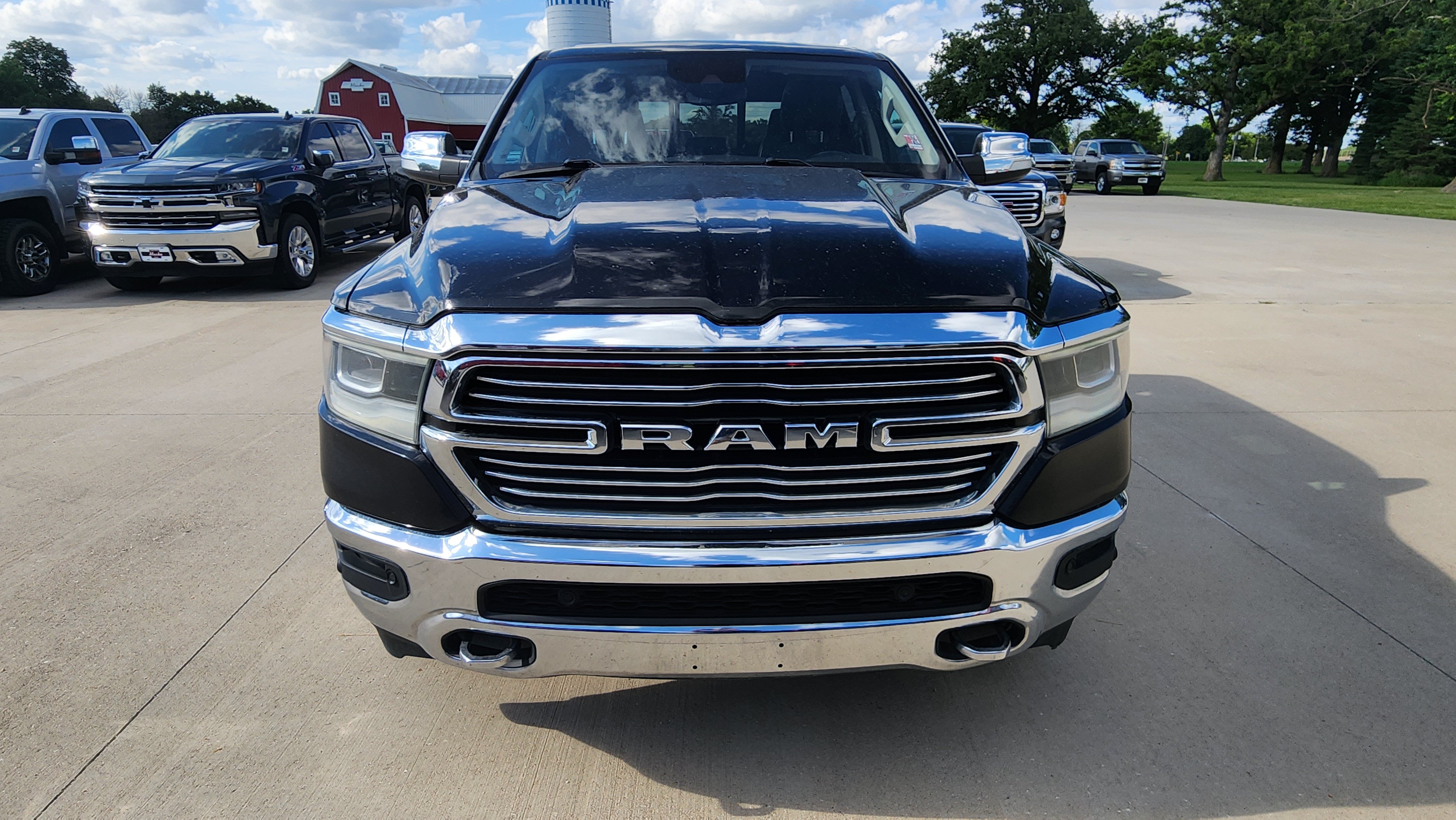 Used 2022 RAM 1500 Laramie AWD/4WD image 2