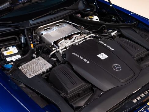 Used 2019 Mercedes-Benz AMG GT Roadster image 17