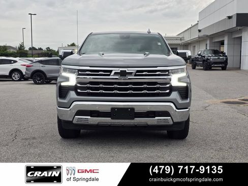 Used 2025 Chevrolet Silverado 1500 LTZ AWD/4WD image 2