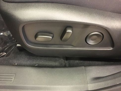 New 2026 Chevrolet Equinox RS w/ Convenience Package III image 38