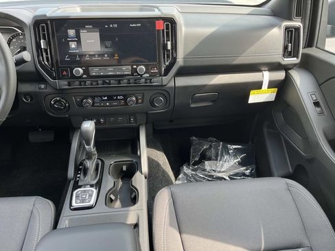 Used 2026 Nissan Frontier SV w/ All-Weather Content Package AWD/4WD image 18