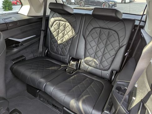 Used 2023 BMW X7 xDrive40i w/ Premium Package AWD/4WD image 43