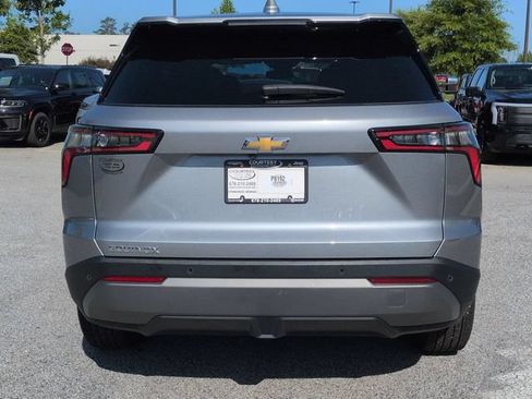 Used 2026 Chevrolet Equinox LT FWD image 6