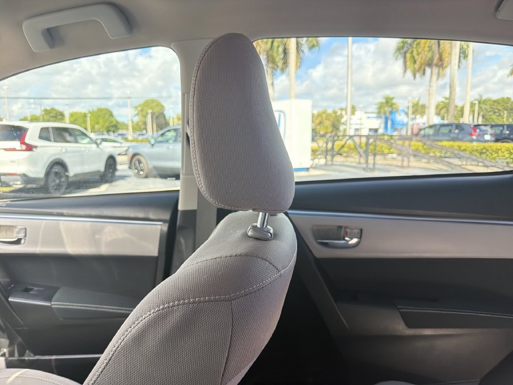 Used 2016 Toyota Corolla LE FWD image 12