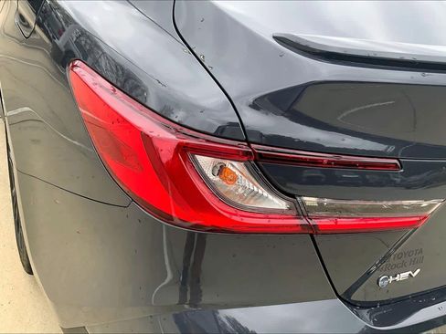 Used 2025 Toyota Camry SE w/ Convenience Package image 27