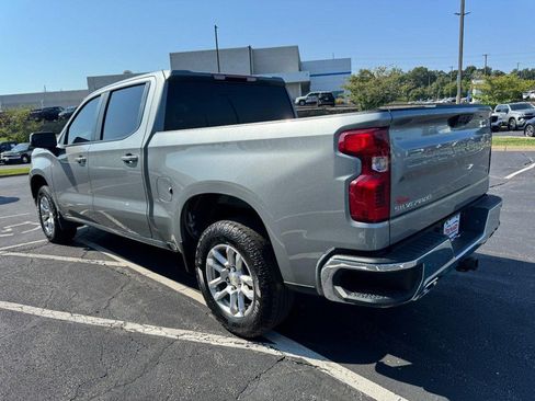 Used 2023 Chevrolet Silverado 1500 LT w/ Z71 Off-Road Package AWD/4WD image 5