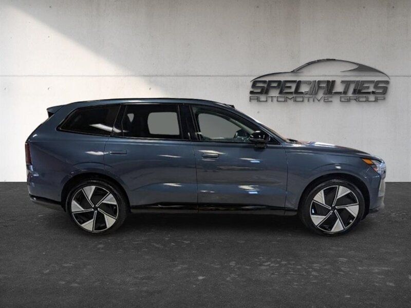 Used 2025 Volvo EX90 Ultra AWD/4WD image 11