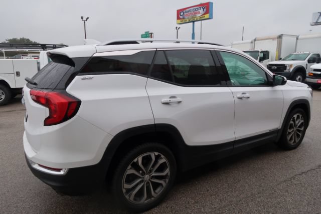 Used 2019 GMC Terrain SLT w/ Preferred Package FWD image 4