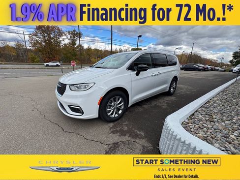 New 2026 Chrysler Pacifica Select image 14