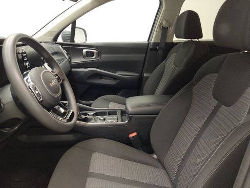 Used 2023 Kia Sorento LX AWD/4WD image 17