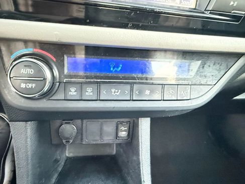 Used 2016 Toyota Corolla LE image 23