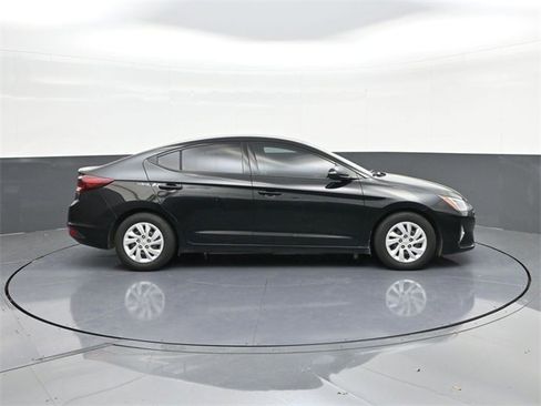 Used 2020 Hyundai Elantra SE w/ Cargo Package (C1) image 24