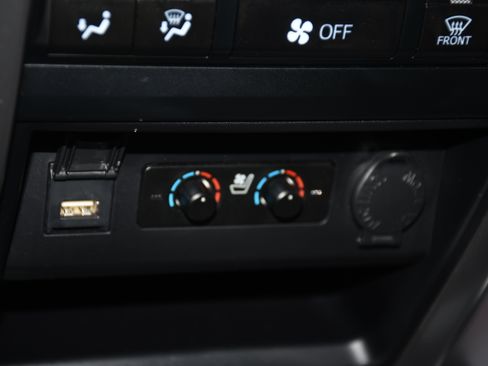 Used 2024 Toyota 4Runner Limited AWD/4WD image 16