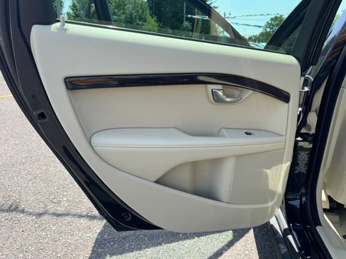 Used 2016 Volvo XC70 T5 Platinum w/ Protection Package AWD/4WD image 21
