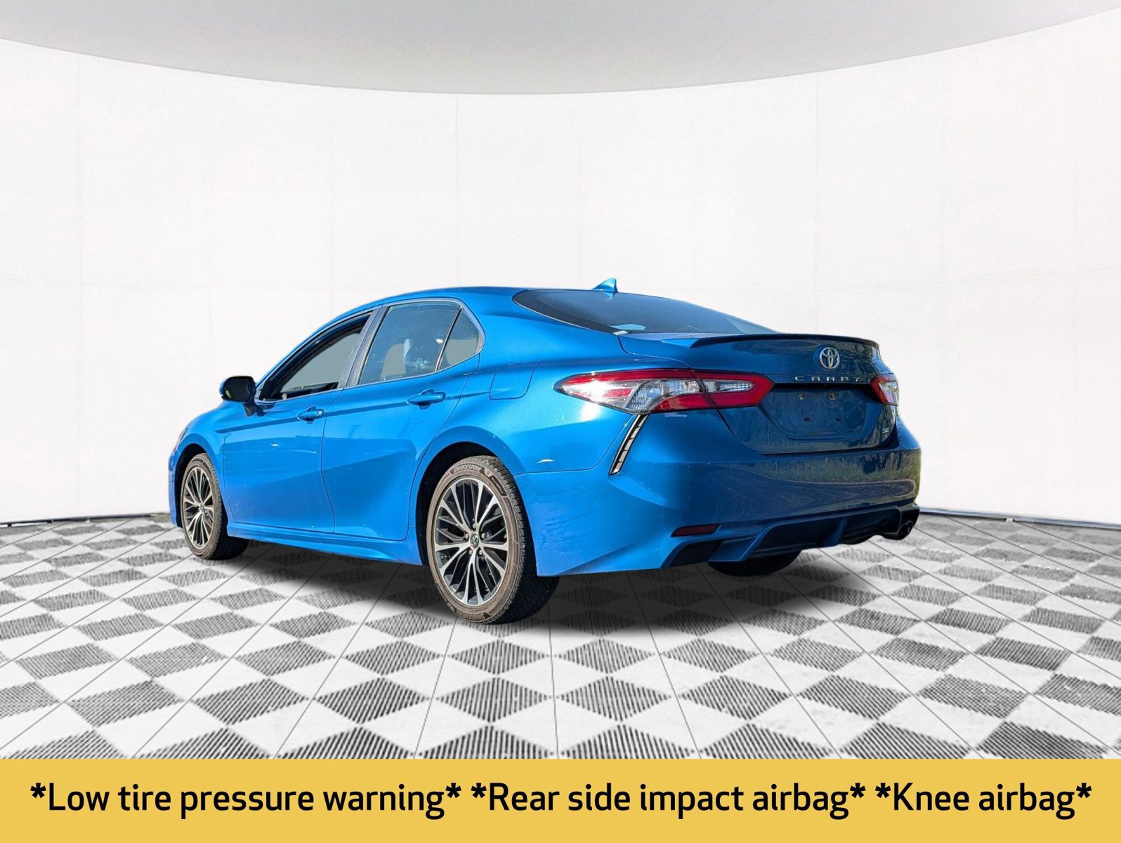 Used 2019 Toyota Camry SE FWD image 11