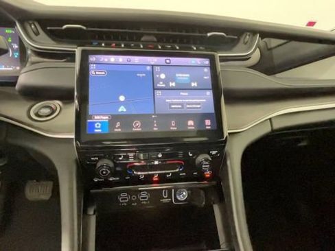 Used 2023 Jeep Grand Cherokee 4WD 4xe image 35