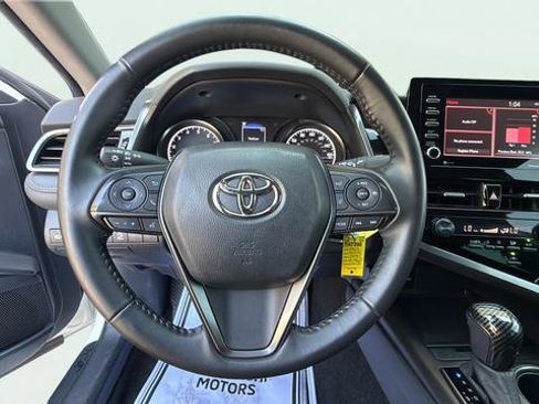 Used 2024 Toyota Camry SE FWD image 14