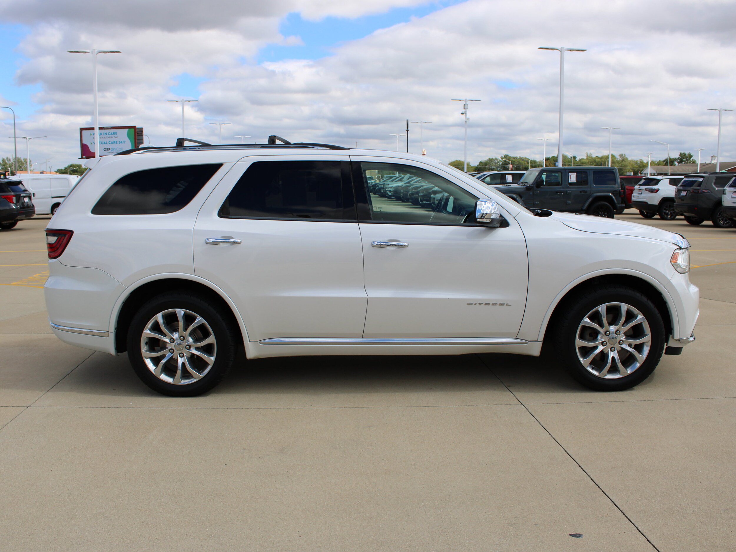 Used 2017 Dodge Durango Citadel w/ Technology Group AWD/4WD image 6