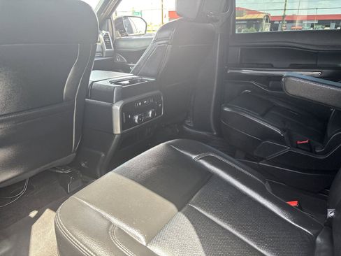 Used 2020 Ford Expedition XLT w/ Equipment Group 202A RWD image 18