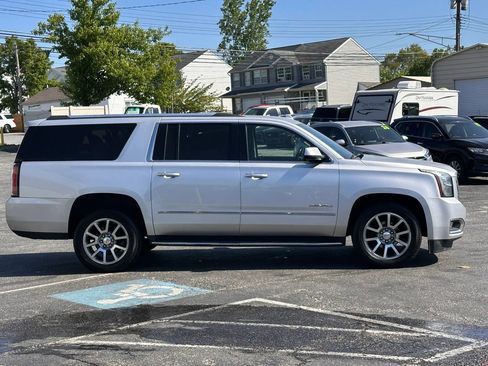 Used 2020 GMC Yukon XL Denali RWD image 4