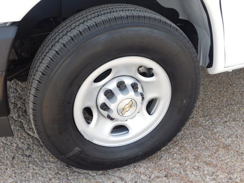 New 2024 Chevrolet Express 2500 w/ Driver Convenience Package image 27