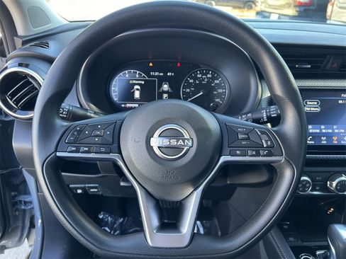 Certified 2023 Nissan Kicks SV image 10