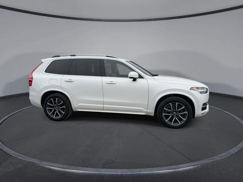 Used 2018 Volvo XC90 T6 Momentum w/ Convenience Package image 9