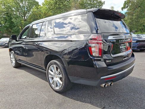 Used 2021 Chevrolet Suburban High Country w/ Premium Package image 6