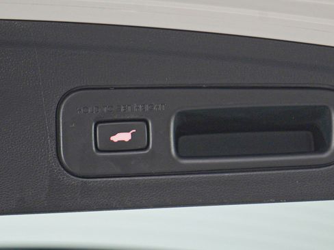 Used 2023 Acura MDX SH-AWD image 11