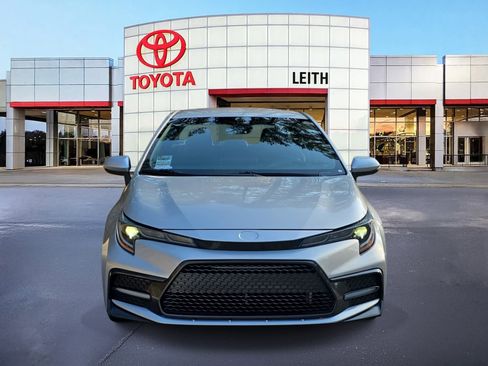 Used 2020 Toyota Corolla SE image 2