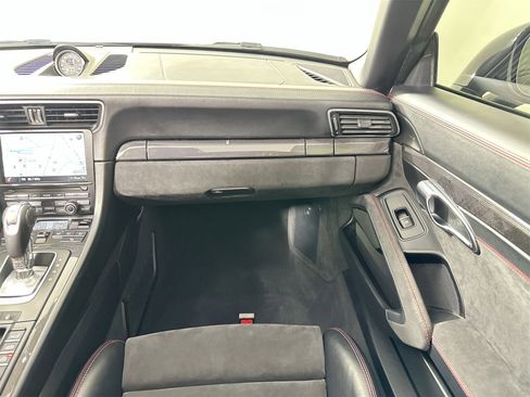 Used 2016 Porsche 911 Targa 4 GTS image 34