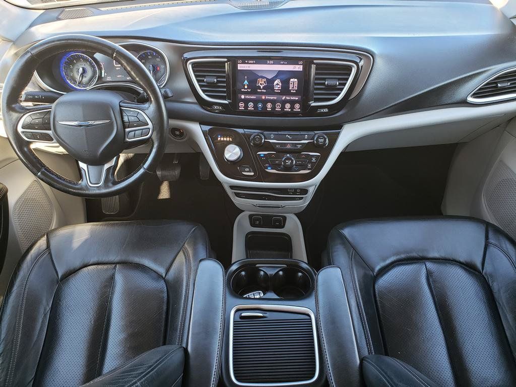 Used 2020 Chrysler Pacifica Touring-L Plus FWD image 16