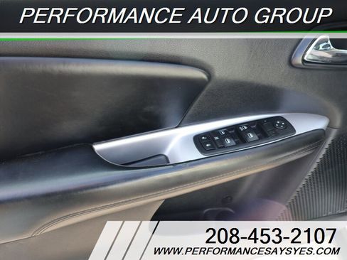 Used 2018 Dodge Journey SE image 18